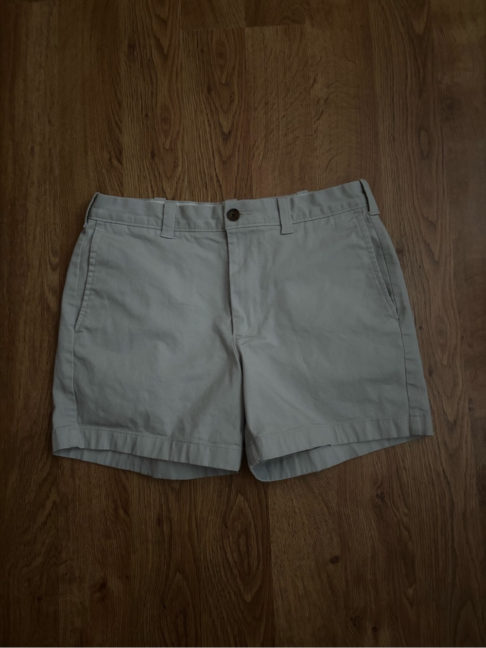J. Crew Men’s Khaki Short 5” inseam
